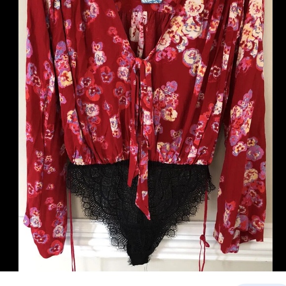 Free People Bodysuit Red Floral M Lace Tie Top - Picture 3 of 7
